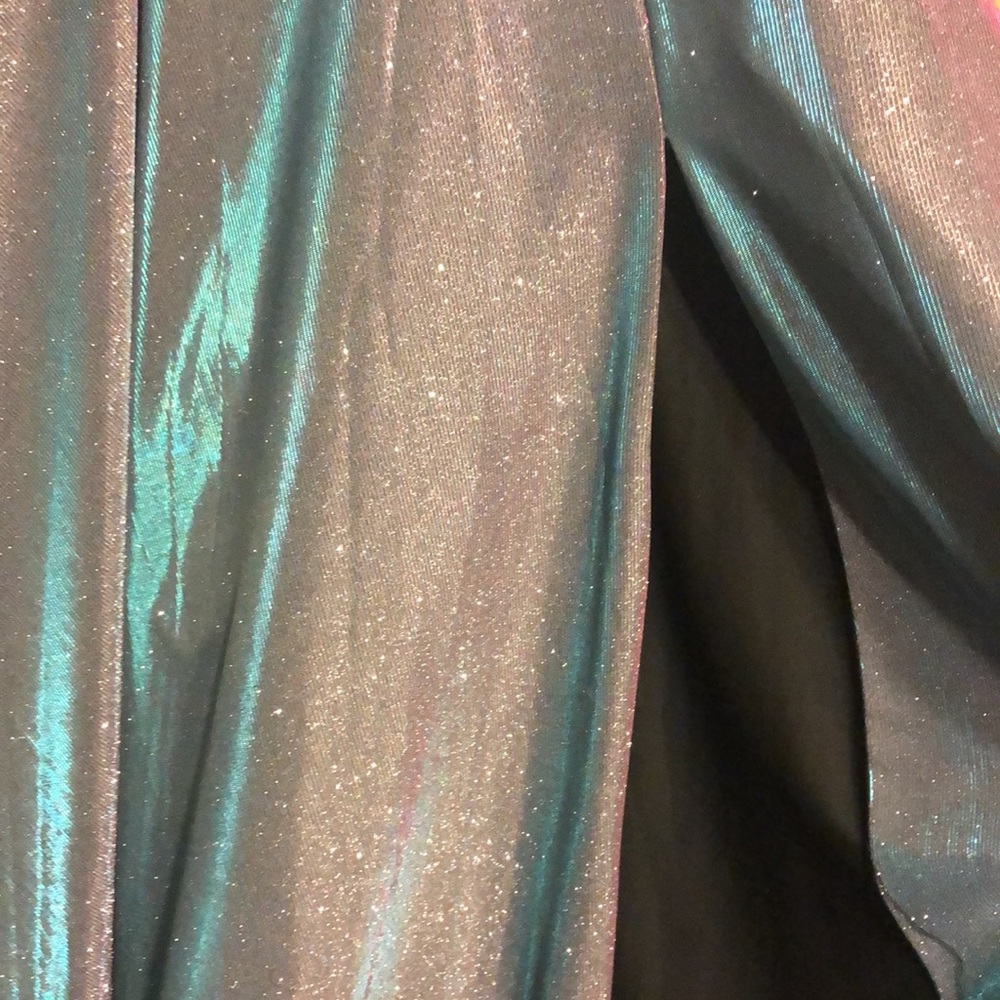 *Never worn* Prom Dress!đź‘— - Picture 4 of 9